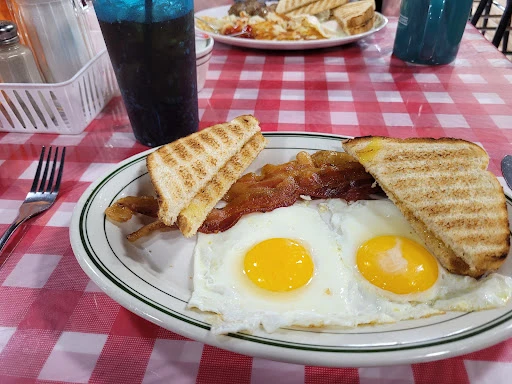 M & M Family Diner photo 8